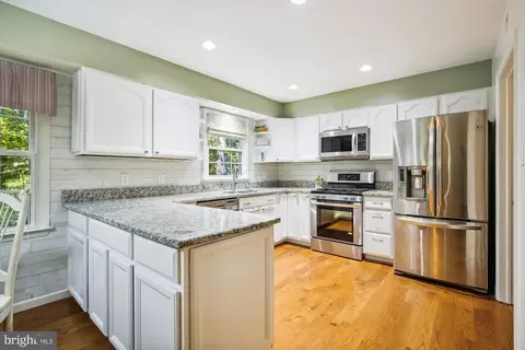 9207 Macswain Pl, Springfield, VA 22153 photo 15
