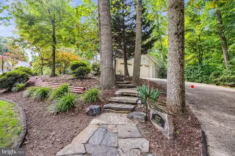 9207 Macswain Pl, Springfield, VA 22153 photo 4