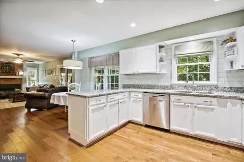 9207 Macswain Pl, Springfield, VA 22153 photo 16
