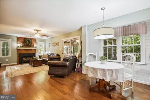 9207 Macswain Pl, Springfield, VA 22153 photo 14