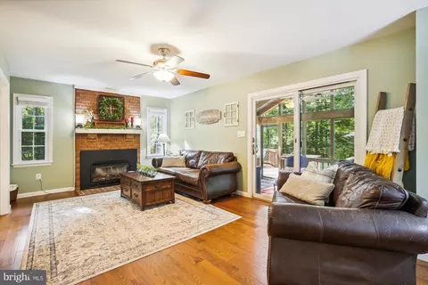9207 Macswain Pl, Springfield, VA 22153 photo 9