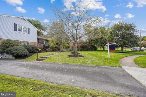 7107 Purdue Pl, Mclean, VA 22101 photo 3