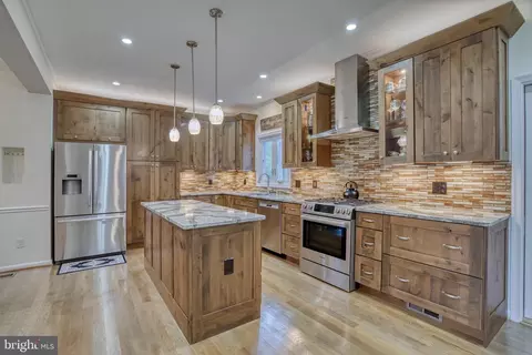 13414 Alfred Mill Ct, Herndon, VA 20171