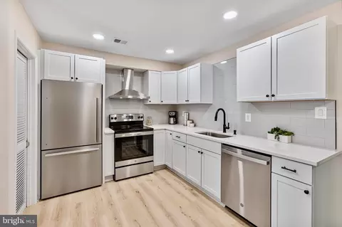 12124 Captiva Ct, Reston, VA 20191 photo 7