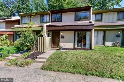 12124 Captiva Ct, Reston, VA 20191