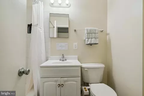 2286 White Cornus Ln, Reston, VA 20191 photo 14