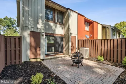 2286 White Cornus Ln, Reston, VA 20191 photo 23