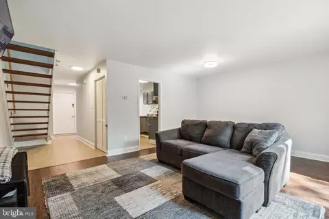 2286 White Cornus Ln, Reston, VA 20191 photo 5