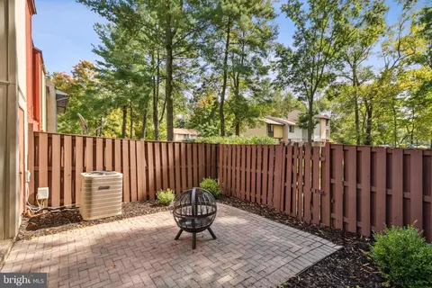 2286 White Cornus Ln, Reston, VA 20191 photo 22