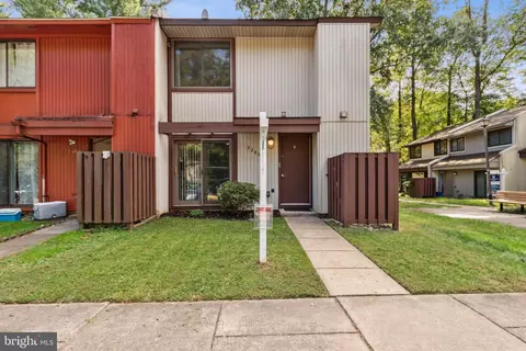 2286 White Cornus Ln, Reston, VA 20191