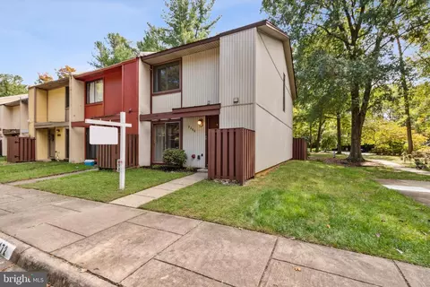 2286 White Cornus Ln, Reston, VA 20191 photo 2