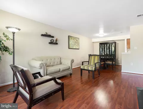 7813 Harrowgate Cir #B, Springfield, VA 22152 photo 5