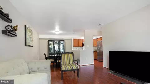 7813 Harrowgate Cir #B, Springfield, VA 22152 photo 6
