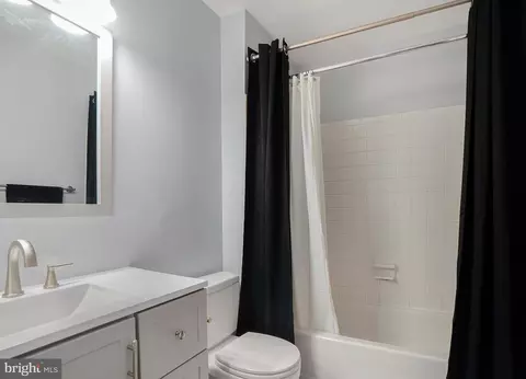 7813 Harrowgate Cir #B, Springfield, VA 22152 photo 14