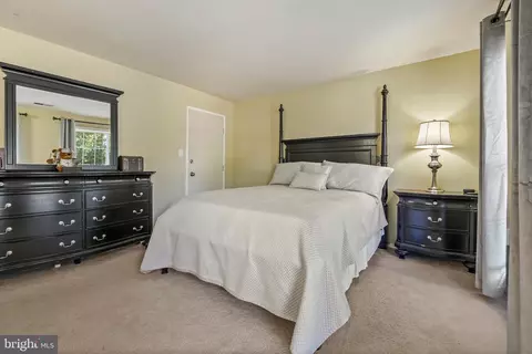 7813 Harrowgate Cir #B, Springfield, VA 22152 photo 16