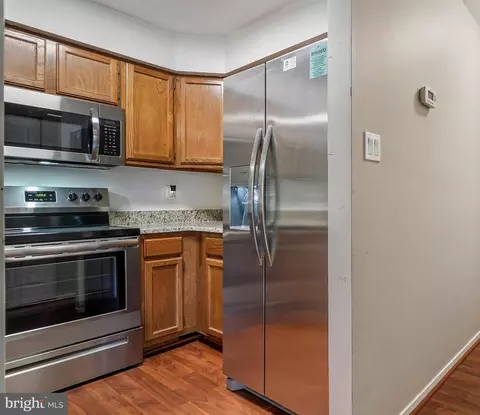 7813 Harrowgate Cir #B, Springfield, VA 22152 photo 13