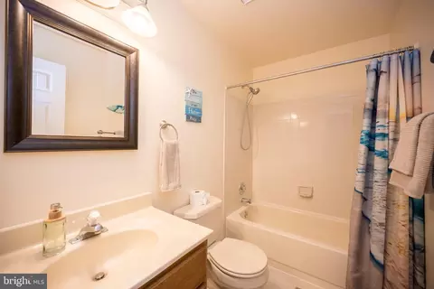 7205 Squirrel Run Ct, Springfield, VA 22152 photo 24