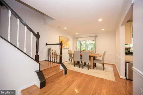 7205 Squirrel Run Ct, Springfield, VA 22152 photo 5