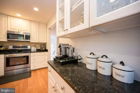 7205 Squirrel Run Ct, Springfield, VA 22152 photo 7