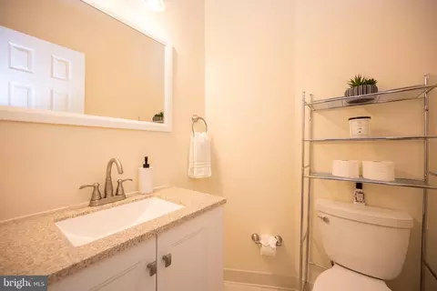 7205 Squirrel Run Ct, Springfield, VA 22152 photo 16