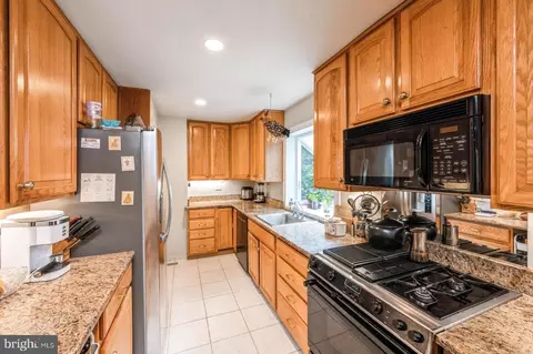 2363 Old Trail Dr, Reston, VA 20191 photo 17
