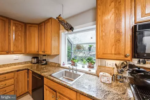 2363 Old Trail Dr, Reston, VA 20191 photo 18