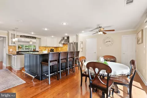7312 Inzer St, Springfield, VA 22151 photo 8