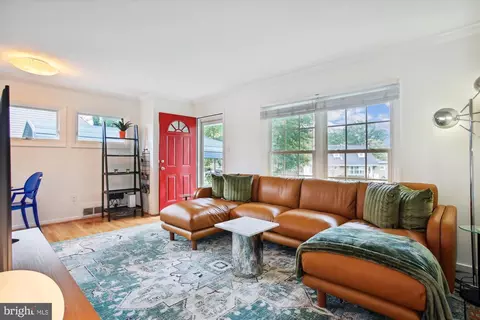6514 Cavalier Dr, Alexandria, VA 22307