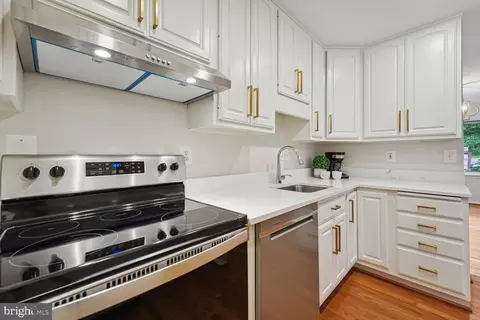 2149 Colts Neck Ct, Reston, VA 20191 photo 9