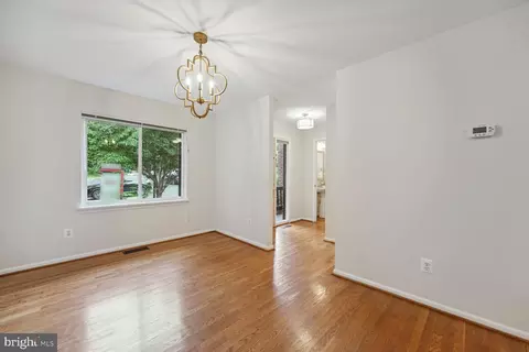 2149 Colts Neck Ct, Reston, VA 20191 photo 5