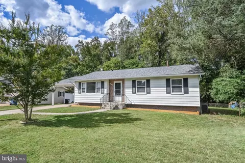 8707 Lagrange St, Lorton, VA 22079