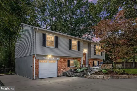 4515 Lantern Pl, Alexandria, VA 22306