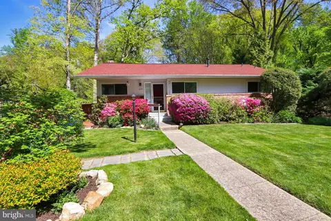 7819 Glenister Dr, Springfield, VA 22152