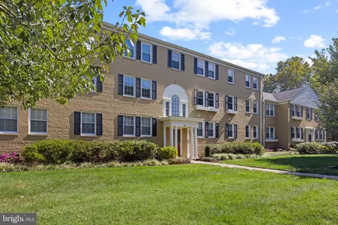 6601 E Wakefield Dr #B2, Alexandria, VA 22307