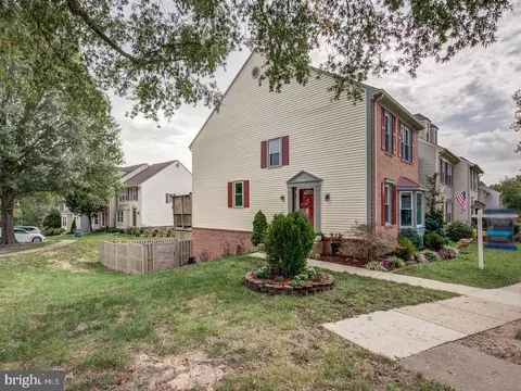 6325 Mary Todd Ct, Centreville, VA 20121