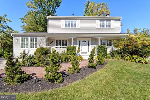 6808 Houndmaster Rd, Springfield, VA 22152