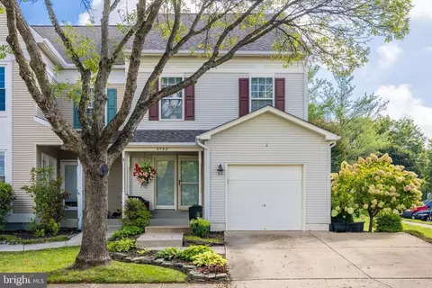 4750 Warm Hearth Cir, Fairfax, VA 22033
