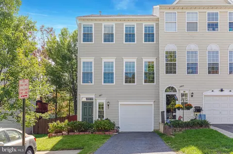 14813 Edman Rd, Centreville, VA 20121