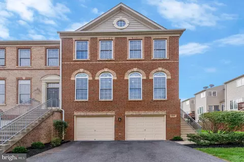 13529 Mist Flower Dr, Centreville, VA 20120