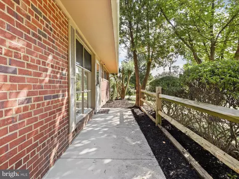 7410 Hogarth St, Springfield, VA 22151 photo 4
