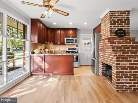 7410 Hogarth St, Springfield, VA 22151 photo 8