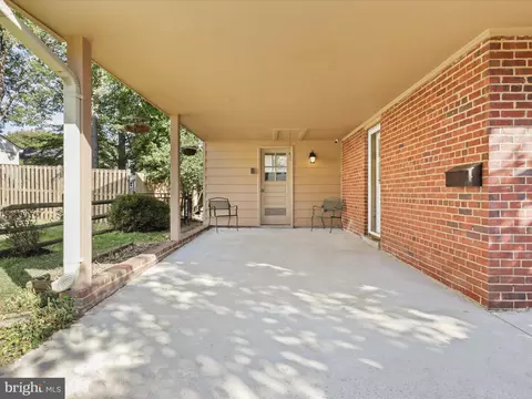 7410 Hogarth St, Springfield, VA 22151 photo 3