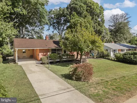 7410 Hogarth St, Springfield, VA 22151 photo 2