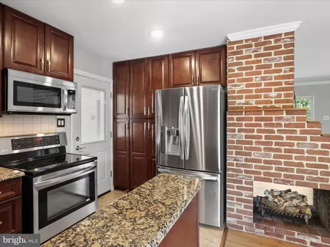 7410 Hogarth St, Springfield, VA 22151 photo 10