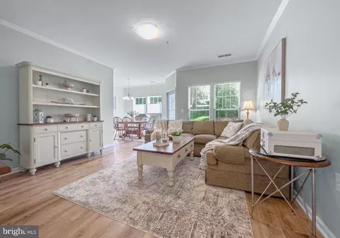1511 N Point Dr #103, Reston, VA 20194