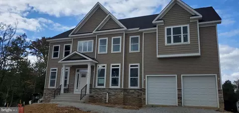 8736 Lukens Ln, Alexandria, VA 22309