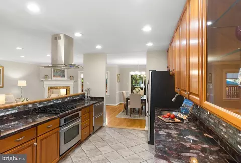 6366 Brampton Ct, Alexandria, VA 22304