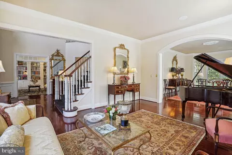 1585 Maddux Ln, Mclean, VA 22101 photo 9