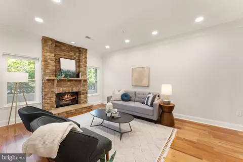 12001 Taliesin Pl #22, Reston, VA 20190