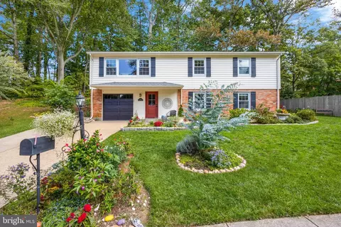 6621 Sandover Ct, Springfield, VA 22152